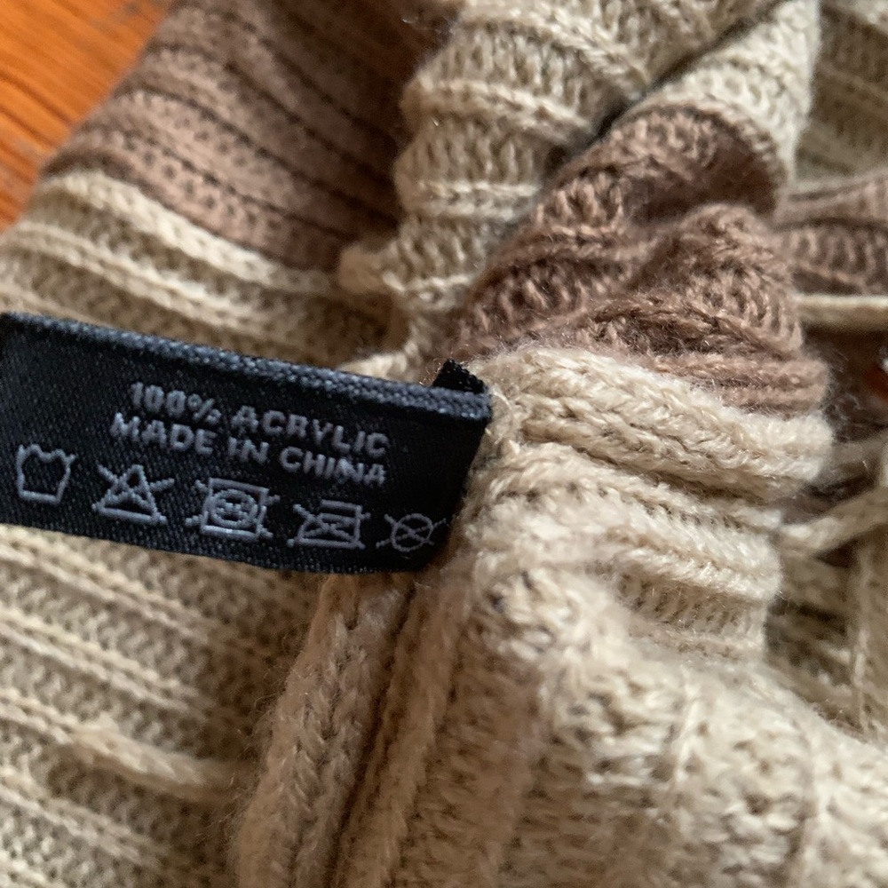 Elegant Brown and Tan Infinity Knit Scarf🧣with Fringe - Picture 3 of 6